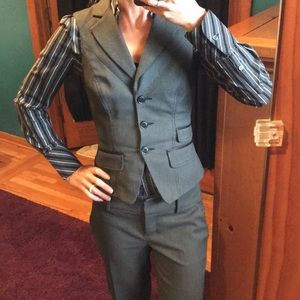 EUC Bebe size 0 / XXS heathered gray 2 piece suit